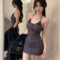 批发法式纯欲风蕾丝拼接挂脖连衣裙女装秋<b class='q'>冬</b>设计感收腰显瘦短款包臀裙