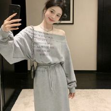 批发秋季搭配一整套性感一字肩<b class='q'>卫衣</b>高腰半身裙两件套今年流行漂亮<b class='q'>套装</b>