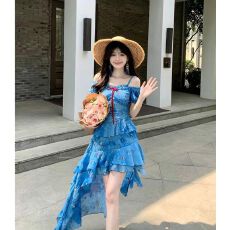 批发法式蓝色碎花一字肩吊带<b class='q'>连衣裙</b>女夏季不规则荷叶边仙气度假<b class='q'>长裙</b>