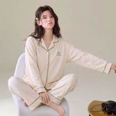 批发卡尔<b class='q'>纯棉</b>双口袋<b class='q'>睡衣</b>女春秋简约纯色长裤开衫家居服套装