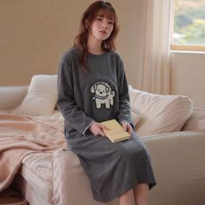 批发【卡尔】羊绒睡裙女秋冬宽松卡通女士中长裙可外穿家居服