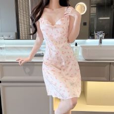 批发<b class='q'>夏</b>季吊带睡裙女粉系小碎花印花<b class='q'>夏</b>季薄款缎面凉感修身显瘦居家睡裙