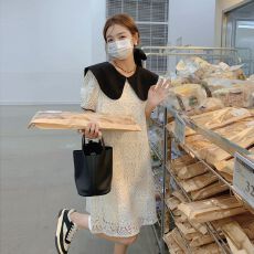 批发米色蝴蝶结娃娃领连衣裙女夏2026新款法式复古蕾丝温柔风奶甜裙子