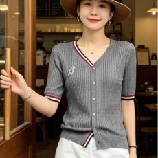 批发夏季新款V领短袖开衫女撞色条纹显瘦上衣小狗刺绣学院风T恤潮