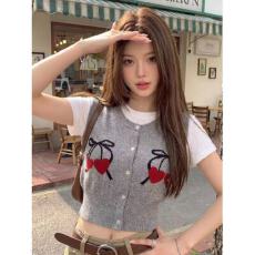 批发2026夏季新款女甜美撞色假两件樱桃图案短袖针织衫女夏季减龄上衣