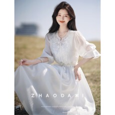 批发月光小白裙刺绣圆领仙女裙2026<b class='q'>宫廷</b>风白色紫色香槟色<b class='q'>连衣裙</b>配吊带