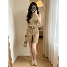批发巨好看韩系穿搭一整套2026新款卡其色无袖<b class='q'>上衣</b>女夏季短<b class='q'>裤</b>两件套<b class='q'>装</b>
