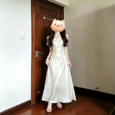 批发法式高级感斜肩缎面连衣裙女气质订婚领证礼服长裙