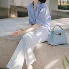 批发秋季穿搭高级感超好看气质<b class='q'>职业</b>蓝色条纹<b class='q'>衬衫</b>白色裤子两件套女装