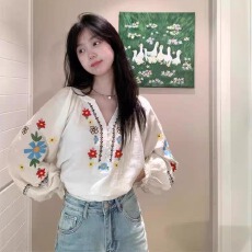 批发民族风重工刺绣花朵<b class='q'>衬衫</b>上衣女春秋薄款度假慵懒宽松休闲<b class='q'>棉麻</b>小衫