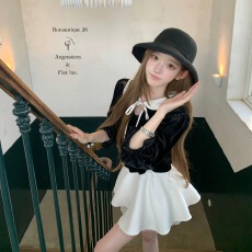 批发迟伞伞26/fw 山茶典藏 <b class='q'>丝绒</b>拼接缎面彼得潘领正反两穿上衣+半裙