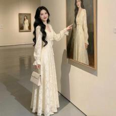 批发法式温柔风V领仙女礼服长裙子秋冬<b class='q'>大码</b>胖mm收腰显瘦蕾丝连衣裙女
