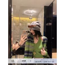 批发Y.JIA 伊嘉-时髦模范生秋季女撞色挂脖背心<b class='q'>条纹</b>针织开衫两件<b class='q'>套装</b>