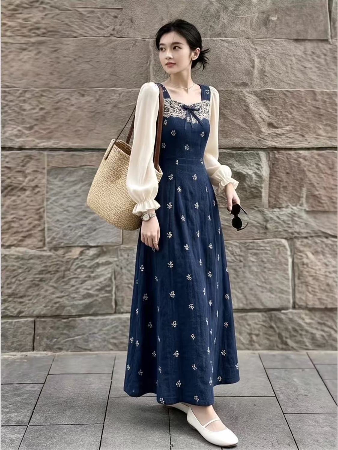 RY9026# 秋冬复古风印花小花连衣裙女长袖方领蕾丝拼接显瘦气质百搭连衣...