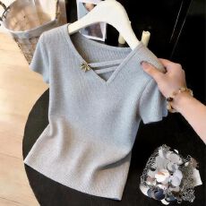 批发法式设计感V领纯色针织衫女2026夏季新款气质显瘦<b class='q'>不规则</b>欧货上衣