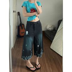 批发美式复古黑色星星小猫刺绣<b class='q'>牛仔裤</b>女夏季2026新款小众阔脚七分裤子