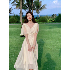 批发2026夏季气质v领浅杏色雪纺吊带连衣裙女高级感收腰过膝长款裙子