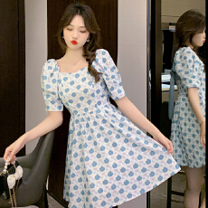批发方领<b class='q'>泡泡袖</b>碎花女夏季新款法式小个子初恋奶甜系短裙
