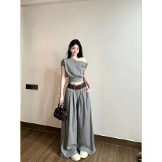 批发盐系高级感<b class='q'>运动</b>服套装女夏季显瘦<b class='q'>时尚</b>斜肩短袖阔腿裤休闲两件套装
