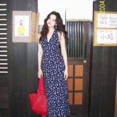 批发碎花连衣裙女小清新露背字裙遮肚显瘦中长裙方领田园风裙子夏