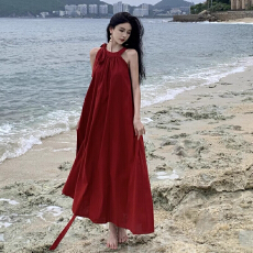 批发法式红色挂脖吊带连衣裙女夏<b class='q'>新娘</b>晨袍<b class='q'>礼服</b>新疆旅行海边度假长裙