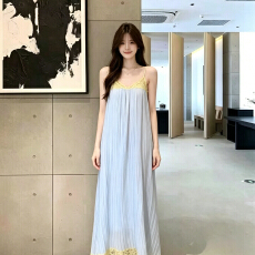 批发法式撞色蕾丝<b class='q'>吊带</b>百褶连衣裙2026夏宽松显瘦<b class='q'>长款</b>度假慵懒风百搭