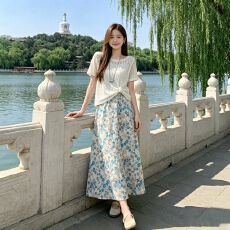 批发休闲套装女<b class='q'>夏</b>季胖mm显瘦短袖上衣吊带碎花半身裙设计感三件套