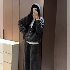 批发高级感条纹套装女<b class='q'>秋</b>冬新款拉链连帽外套+宽松直筒长裤两件套