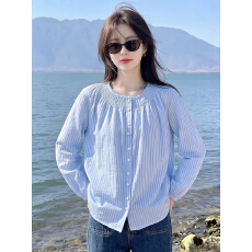 批发韩系清新蓝白条纹珍珠扣衬衫女早秋新款圆领宽松灯笼袖防晒衫上衣