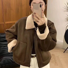 批发新款欧货高级感皮毛一体羊羔毛外套女秋<b class='q'>冬</b>加厚翻领机车服夹克上衣