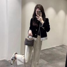 批发2026秋季新款简约流行圆领小香风短款气质<b class='q'>修身</b>小个子减龄百搭外套