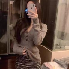 批发复古灰色长袖针织衫女<b class='q'>秋</b>冬2025新款慵懒修身套头毛衣爆款百搭上衣