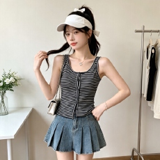 批发自带胸垫条纹开扣<b class='q'>小背心</b>女修身显瘦百搭U领内搭打底无袖纽扣美背