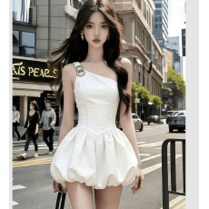 批发夏季新款高级感温柔氛围感设计感气质连衣<b class='q'>裙</b>巨好看花苞<b class='q'>裙</b>