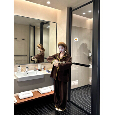 棕色简约撞色翻领德绒睡衣女款秋冬加厚磨毛保暖宽松家居服