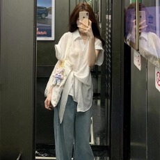 批发韩系白色绑带掐腰短袖衬衫女夏季气质衬衣<b class='q'>宽松</b>慵懒上衣设计感小众
