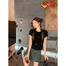 批发高级感正肩<b class='q'>短袖</b><b class='q'>T</b><b class='q'>恤</b>女夏新款韩系波点蝴蝶结拼接圆领休闲百搭上衣
