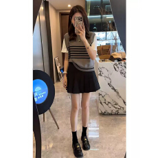 批发秋季套装女装2026新款时尚假两件甜美针织上衣高腰显瘦百褶<b class='q'>半身裙</b>