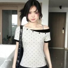 批发美式白色波点斜肩露肩假两件短袖t恤<b class='q'>女</b>夏季修身收腰短款辣妹上衣
