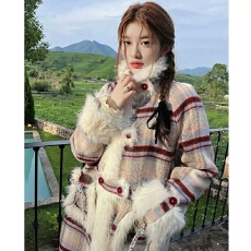 批发超好看设计感拼接毛毛格纹毛呢大衣女2026冬新款复古牛角扣外套