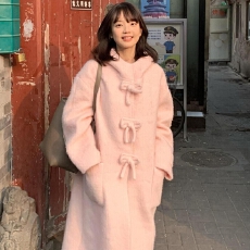 批发今年流行冬季少女甜美通勤百搭保暖毛呢大衣连帽蝴蝶结单排扣设计