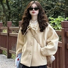 批发毛呢<b class='q'>大</b>衣女短款复古蝴蝶结奶黄色宽松保暖加厚小个子外套冬季2026