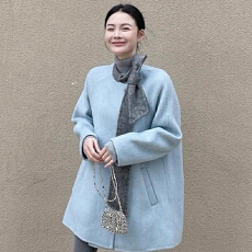 批发蓝色蝴蝶结毛呢外套女新款冬季高级感小个子中长款呢子大衣小香风