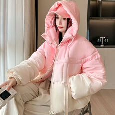 批发粉色渐变连帽<b class='q'>羽绒服</b>女冬2026新短款小个子设计感超好看多巴胺外套
