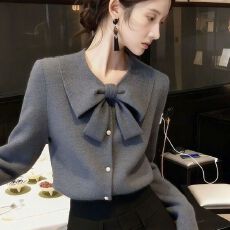 批发高级感御姐风短款时尚减龄针织开衫秋<b class='q'>冬</b>新款红色蝴蝶结翻领毛衣女