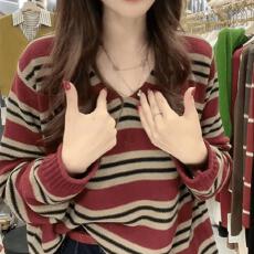 批发废土风韩系时尚撞色条纹V领针织衫上衣女套头减龄休闲慵懒风上衣