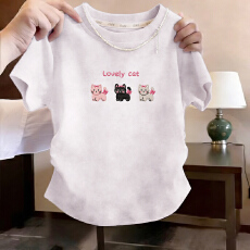 批发【三只猫】夏季<b class='q'>女</b><b class='q'>童</b>仿刺绣短袖印花<b class='q'>上衣</b>中大童韩版拉褶设计感T恤