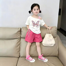 批发【漂亮蝴蝶】<b class='q'>女</b><b class='q'>童</b>夏季短袖套装印花斜肩T恤+短裤两件套夏季衣服潮