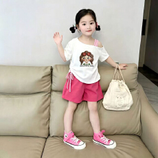 批发【漂亮女孩】<b class='q'>女</b><b class='q'>童</b>夏装两件套斜肩卡通T恤+短裤套装夏季洋气衣服潮