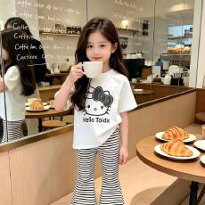 批发<b class='q'>女</b><b class='q'>童</b>套装夏季新款儿童洋气卡通印花T恤条纹喇叭裤长裤两件套